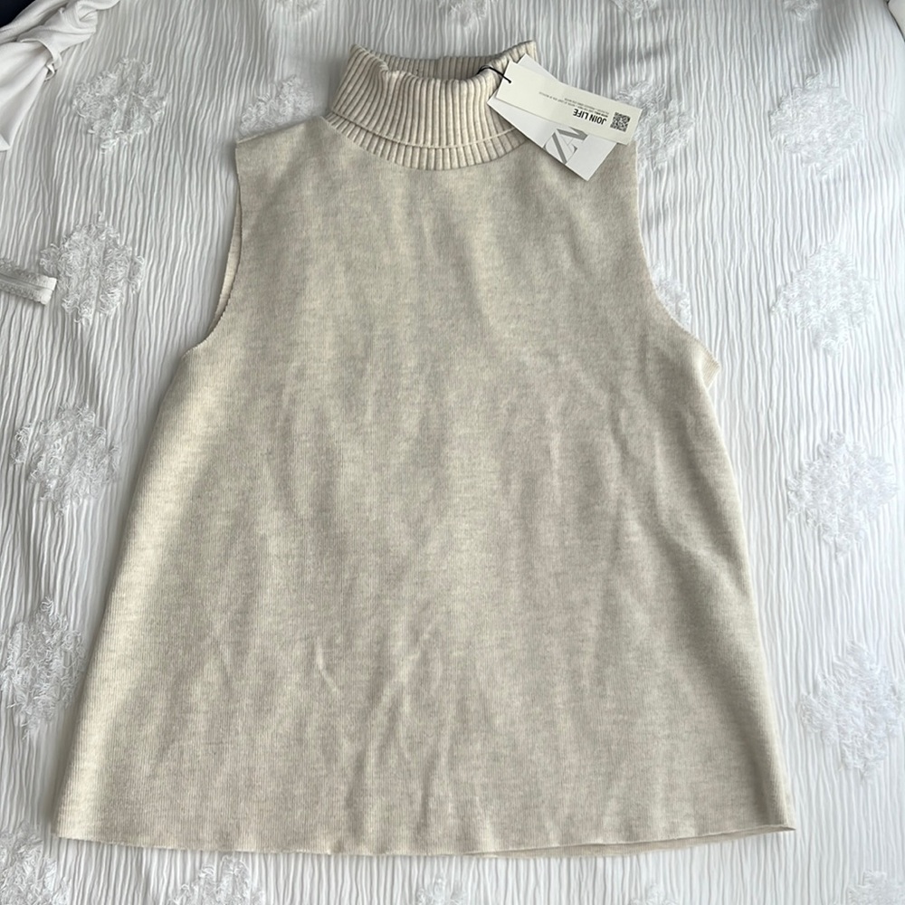 TAG STILL ON - Zara Turtleneck Sweater Vest